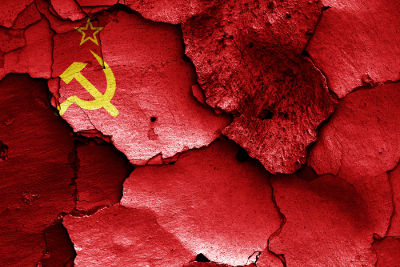 A União Soviética formou-se após a fase do comunismo de guerra, que se finalizou em 1921