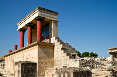O Palácio de Cnossos é uma das grandes edificações de Creta, que influenciou a civilização grega nos primeiros séculos